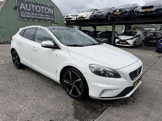 Volvo V-40 1.6 T3 110KW R-Design Pano Clima Navi Xenon NAP picture 1