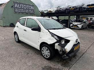 Toyota Aygo 1.0 VVT-I 53KW Airco Led X-Fun 5-Drs NAP picture 6