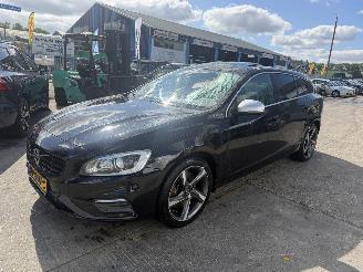 Avarii autoturisme Volvo V-60 2.4 D6 Twin Engine 162KW Autom. Schuifdak Clima Navi Camera Led R-Design NAP 2015/12