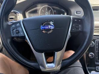 Volvo V-60 2.4 D6 PHEV 158KW AWD R-Design Clima Navi Schuifdak picture 16