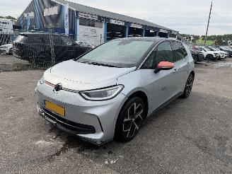 uszkodzony samochody osobowe Volkswagen ID.3 59 kWh 150KW Pro Business Clima Navi Led NAP 2024/8