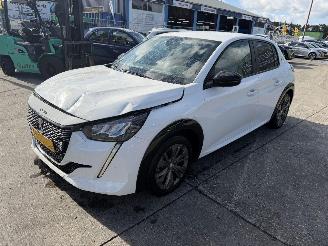 Peugeot e-208 EV 50 kWh 100KW Autom. Clima Navi Led Active Pack picture 5