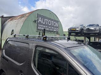 Peugeot Partner 1.5 Bluehdi 55KW RUITENWASSERINSTALATIE Navi Clima Schuifdeur Premium picture 5