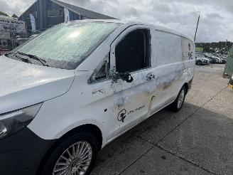 Mercedes eVito 60 kWh 85KW L2 Clima Navi NAP picture 20