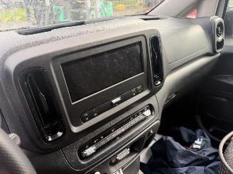 Mercedes eVito 60 kWh 85KW L2 Clima Navi NAP picture 10