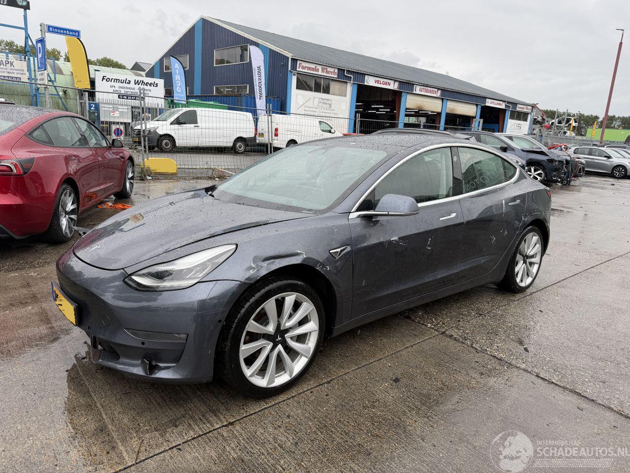 Tesla Model 3 75 kWh Long Range AWD 258KW Pano Clima Navi NAP
