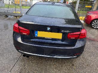 BMW 3-serie 330e 135KW Autom. High Executive Schuifdak Clima Navi HUD picture 3