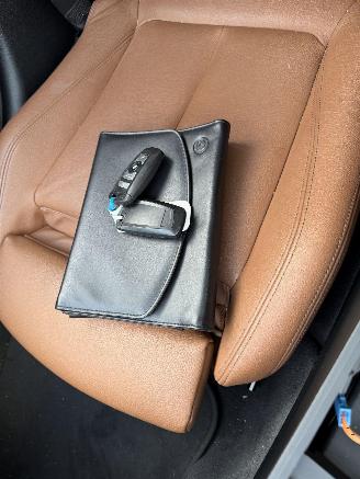 BMW 3-serie 330e 135KW Autom. High Executive Schuifdak Clima Navi HUD picture 14