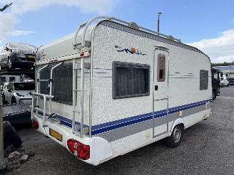 skadebil caravan Hobby  30 Vastbed Middenkeuken Rondzit 2006/1