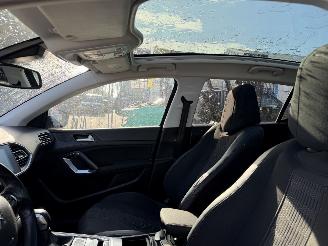 Peugeot 308 1.2 96KW Autom. Pano Clima Navi Blue Lease Premium 5-Drs NAP picture 8
