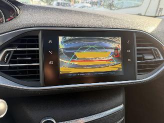 Peugeot 308 1.2 96KW Autom. Pano Clima Navi Blue Lease Premium 5-Drs NAP picture 13