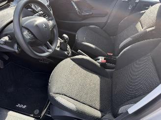 Peugeot 208 1.2 60KW Active Navi Airco 5-Drs picture 6