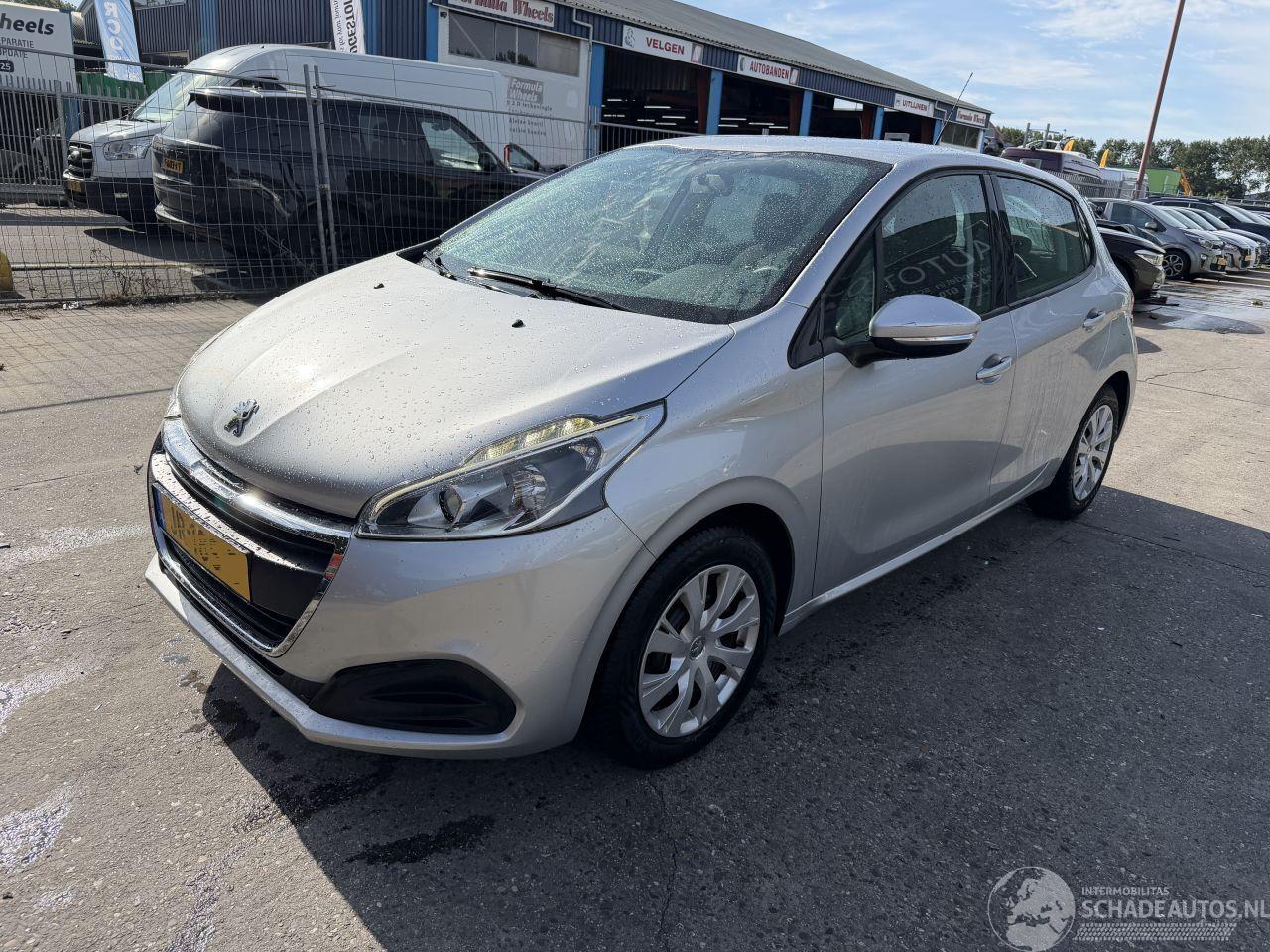 Peugeot 208 1.2 60KW Active Navi Airco 5-Drs