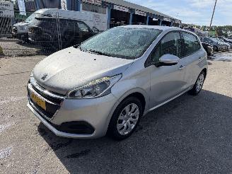 Coche accidentado Peugeot 208 1.2 60KW Active Navi Airco 5-Drs 2016/5