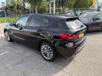 Voiture accidenté BMW 1-serie 116D 85KW High Executive Clima Navi Led 5-Dr NAP 2021/2