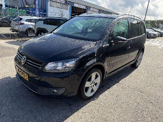 Unfallwagen Volkswagen Touran 1.4 TSI 103KW Highline Clima Navi Led Xenon NAP 2011/7