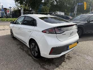 Voiture accidenté Hyundai Ioniq 1.6 GDI Hybrid Comfort Plus Clima Navi 2021/7