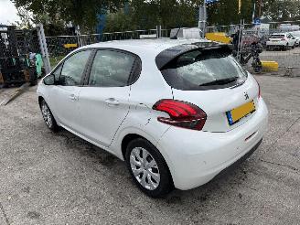 Voiture accidenté Peugeot 208 1.2 60KW Blue Lion Navi Airco Led 5-Drs 2018/1