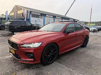 Vaurioauto  passenger cars Volvo S-60 2.0 T5 184KW Autom. Pano Clima Navi R-Design HUD NAP 2019/5
