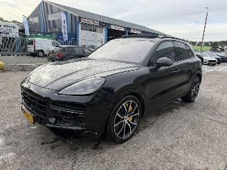 Vaurioauto  passenger cars Porsche Cayenne 4.0 Turbo 549PK Pano Kermic Full Option NAP 2018/6