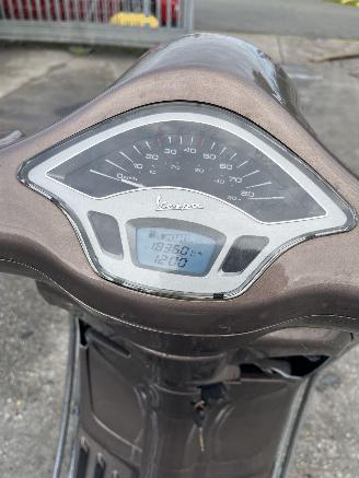 Vespa  primavera 4T picture 5