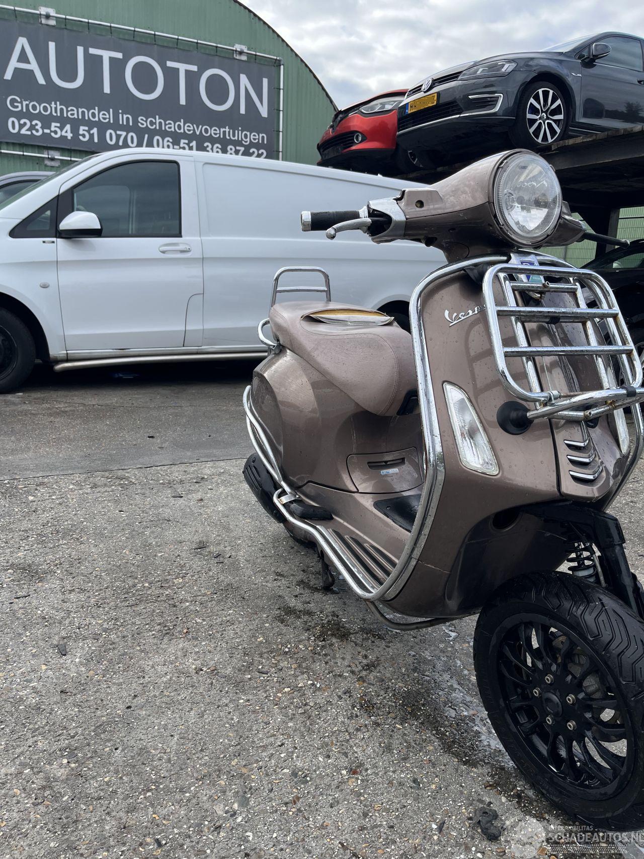 Vespa  primavera 4T