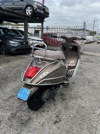 Vespa  primavera 4T picture 4
