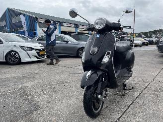 Vespa  LX 4T picture 2