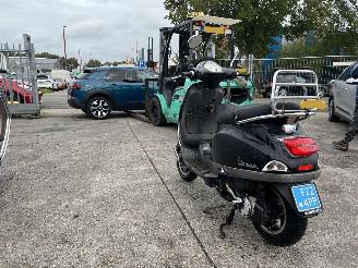 Vespa  LX 4T picture 4