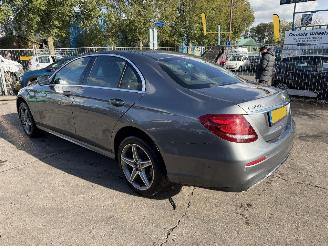 Unfallwagen Mercedes E-klasse 300 e 155KW Hybrid AMG Autom. Sfeerverlichting Clima Navi Led Xenon NAP 2020/2