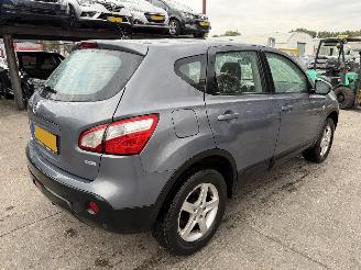 Voiture accidenté Nissan Qashqai 1.6 84KW Clima Acenta 2010/4