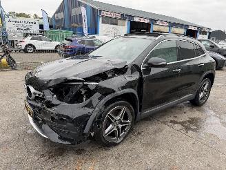 Schadeauto Mercedes GLA 250 e 118KW Pano Sfeerverlichting Clima Navi AMG-Line 2022/8