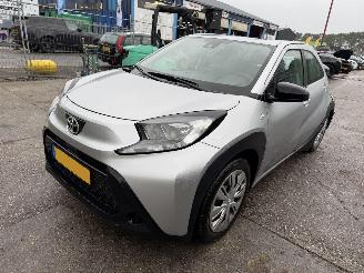 Avarii autoturisme Toyota Aygo X 1.0 VVT-I 53KW MT-Play Airco NAP 2023/5