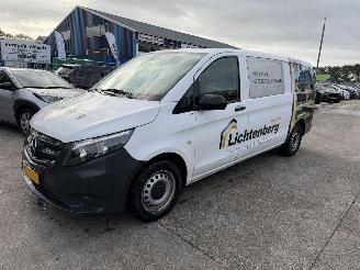 danneggiata veicoli commerciali Mercedes Vito 114 CDI 100KW Extra Lang DC Airco Navi Comfort NAP 2023/2