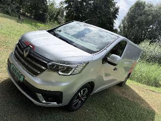 krockskadad bil bedrijf Renault Trafic LUXURY AUTOMAAT 2025/3