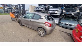 Peugeot 208 208 I (CA/CC/CK/CL), Hatchback, 2012 / 2019 1.4 16V picture 2