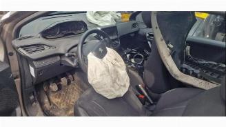 Peugeot 208 208 I (CA/CC/CK/CL), Hatchback, 2012 / 2019 1.4 16V picture 4