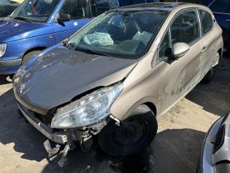 Peugeot 208 208 I (CA/CC/CK/CL), Hatchback, 2012 / 2019 1.4 16V picture 6