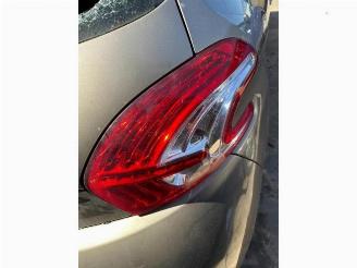 Peugeot 208 208 I (CA/CC/CK/CL), Hatchback, 2012 / 2019 1.4 16V picture 12