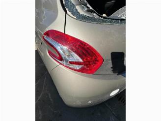 Peugeot 208 208 I (CA/CC/CK/CL), Hatchback, 2012 / 2019 1.4 16V picture 15