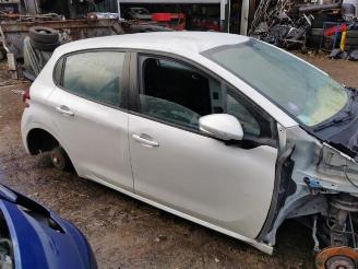 Peugeot 208 208 I (CA/CC/CK/CL), Hatchback, 2012 / 2019 1.2 Vti 12V PureTech picture 2