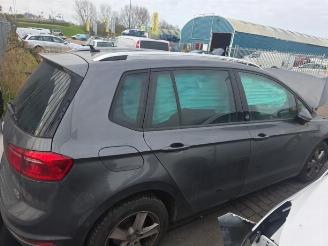 Vrakbiler auto Volkswagen Golf Sportsvan  2017/11