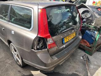 Coche siniestrado Volvo V-70 V70 (BW), Combi, 2007 / 2016 2.4 D5 20V 205 2010/11