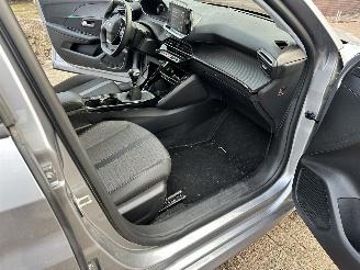 Peugeot 208 1.2 Allure picture 41