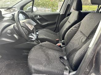 Peugeot 208 1.2 tech edition picture 13