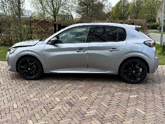 Peugeot 208 Allure picture 6