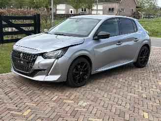 damaged passenger cars Peugeot 208 Allure 2023/5