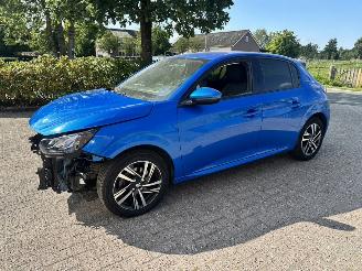 Vaurioauto  passenger cars Peugeot 208 allure automaat 96 kw 2021/9