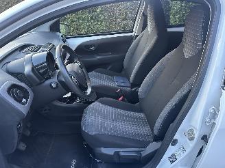 Peugeot 108 Allure picture 17