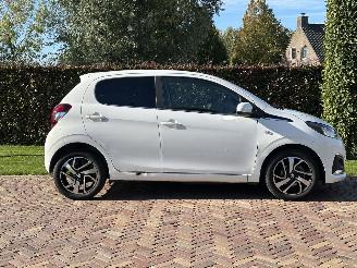 Peugeot 108 Allure picture 8